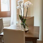 Lägenhet Osteria Luxury Peschiera del Garda